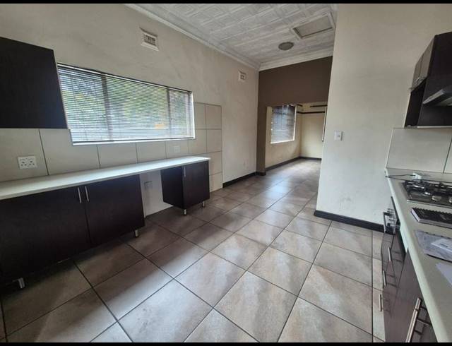 3 BEDROOM HOUSE FOR SALE IN FLORENTIA